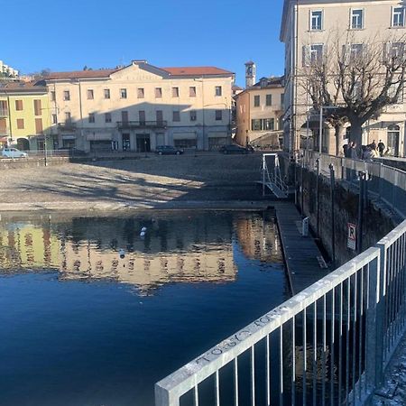 Palazzo Clerici Apartman Luino Kültér fotó