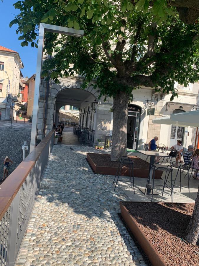 Palazzo Clerici Apartman Luino Kültér fotó