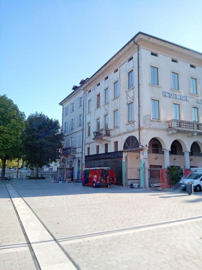 Palazzo Clerici Apartman Luino Kültér fotó